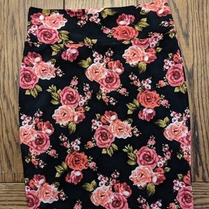 S EUC Lularoe vintage floral cassie